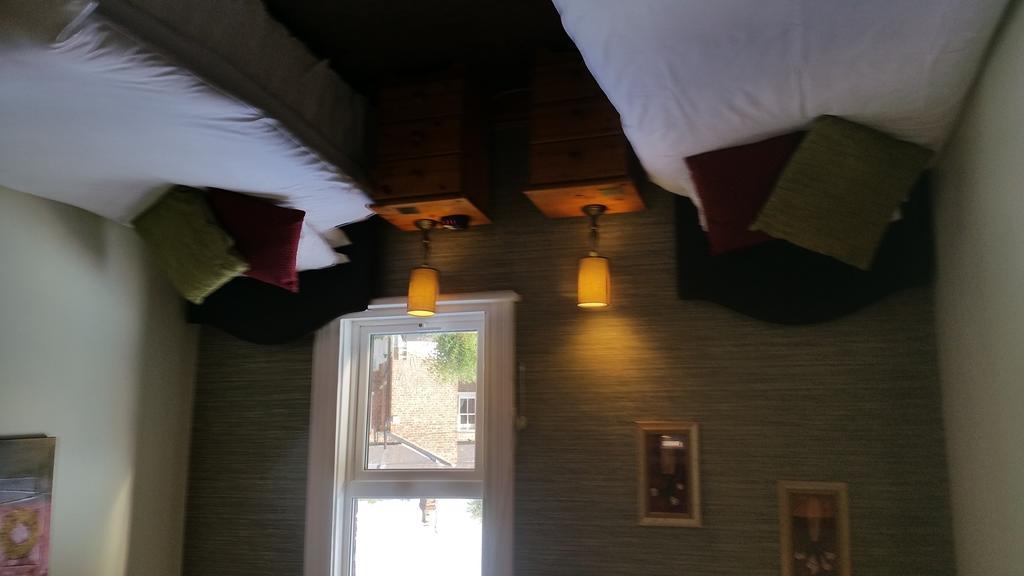 Warrens Guest House York Room photo